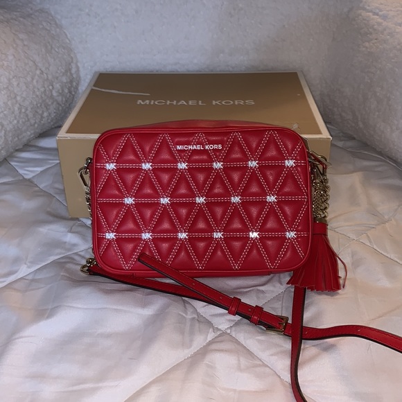 Gorgeous Crossbody Michael Kor Bag - Picture 3 of 3